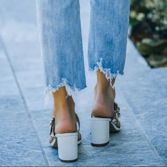 NEW heeled sandals from Vici - Picture 12 of 12